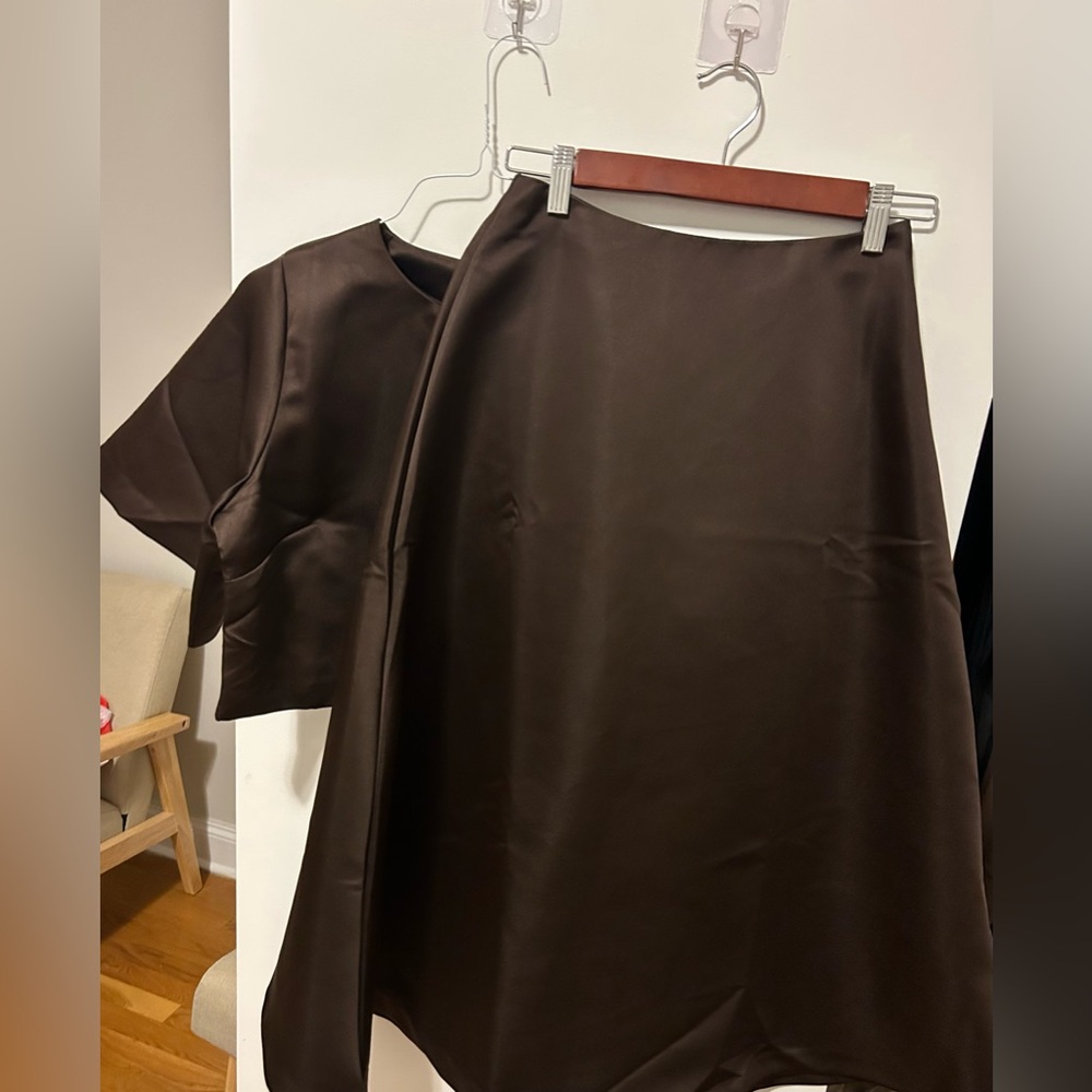 H&M Edition Brown Skirt + Top set. - Picture 4 of 4